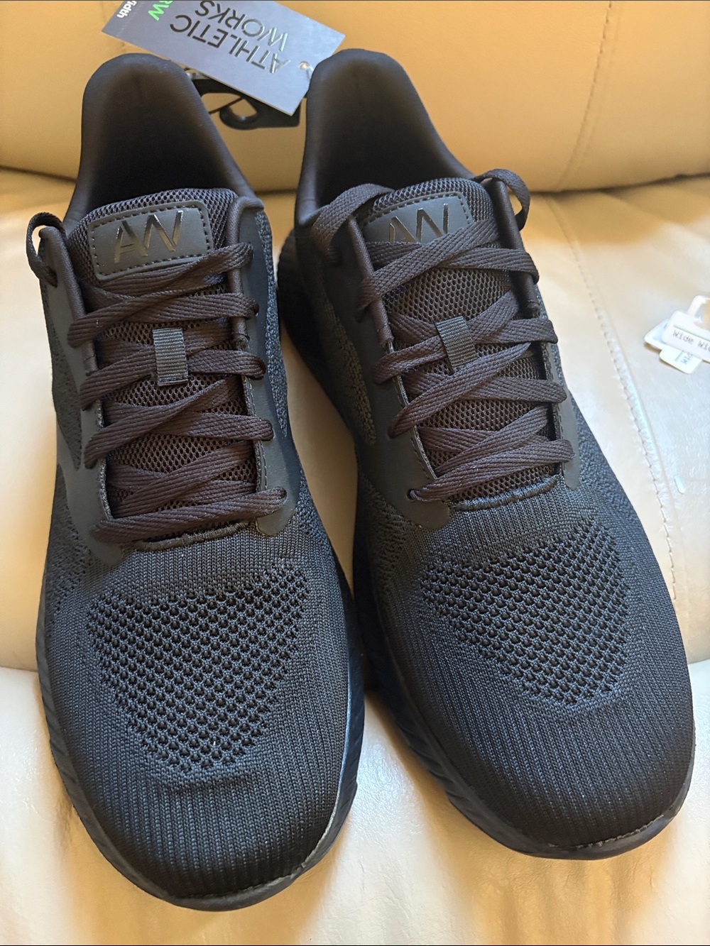NWT 13W Men's Black Knit Sneakers